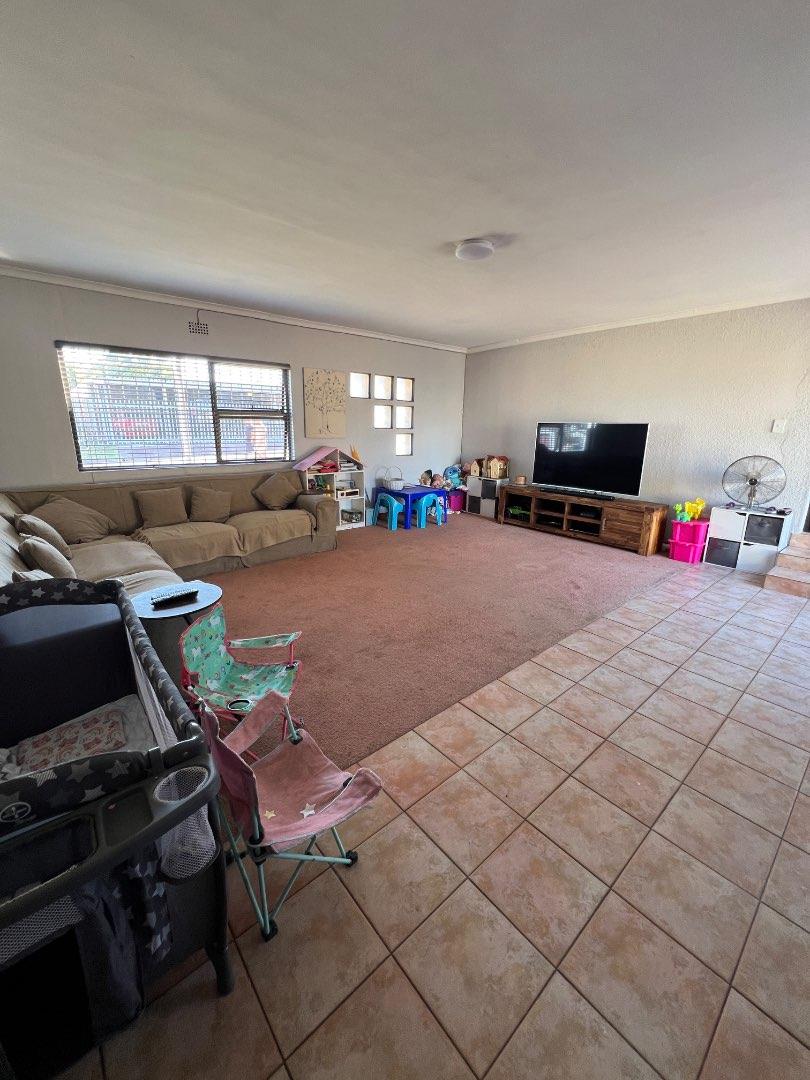 4 Bedroom Property for Sale in Morgenster Western Cape